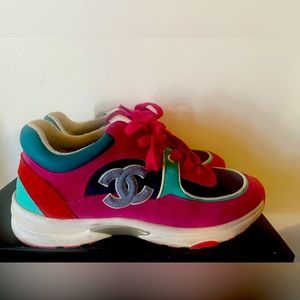 Chanel tennis sneakers size 8 runs true to size in excellent condition